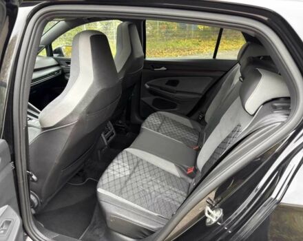 Черный Фольксваген Гольф, объемом двигателя 1.5 л и пробегом 45 тыс. км за 19000 $, фото 5 на Automoto.ua