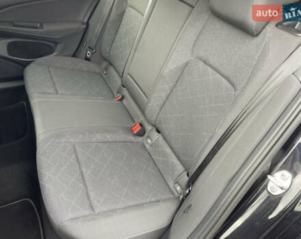 Чорний Фольксваген Гольф, об'ємом двигуна 2 л та пробігом 157 тис. км за 22029 $, фото 29 на Automoto.ua