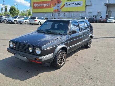 Черный Фольксваген Гольф, объемом двигателя 1.8 л и пробегом 379 тыс. км за 1423 $, фото 1 на Automoto.ua