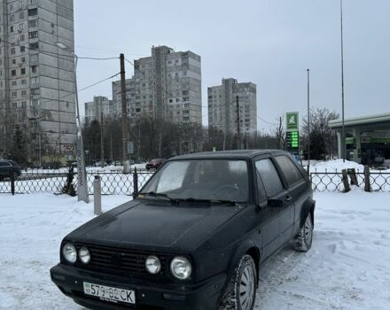 Черный Фольксваген Гольф, объемом двигателя 1.6 л и пробегом 111 тыс. км за 902 $, фото 1 на Automoto.ua