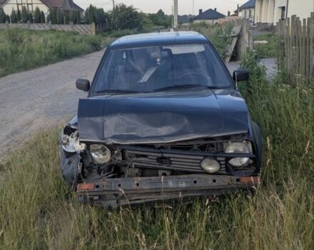 Черный Фольксваген Гольф, объемом двигателя 1.8 л и пробегом 300 тыс. км за 300 $, фото 1 на Automoto.ua