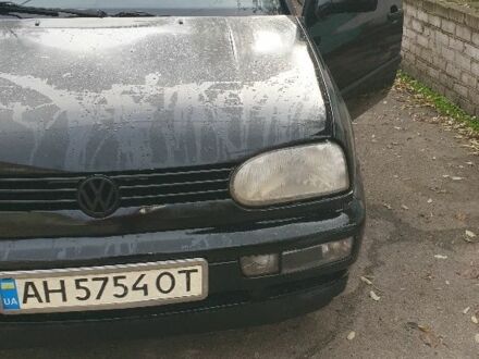 Черный Фольксваген Гольф, объемом двигателя 1.9 л и пробегом 170 тыс. км за 3000 $, фото 1 на Automoto.ua