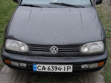 Черный Фольксваген Гольф, объемом двигателя 1.9 л и пробегом 320 тыс. км за 1400 $, фото 1 на Automoto.ua