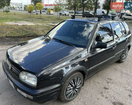 Черный Фольксваген Гольф, объемом двигателя 1.78 л и пробегом 550 тыс. км за 2200 $, фото 1 на Automoto.ua