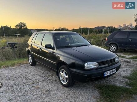 Черный Фольксваген Гольф, объемом двигателя 1.6 л и пробегом 250 тыс. км за 2500 $, фото 1 на Automoto.ua
