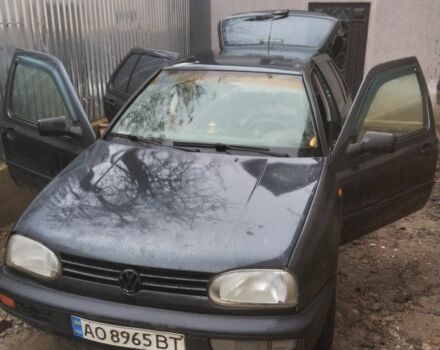 Черный Фольксваген Гольф, объемом двигателя 1.6 л и пробегом 280 тыс. км за 2000 $, фото 1 на Automoto.ua