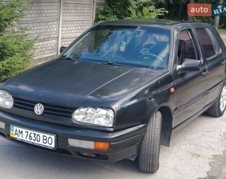 Черный Фольксваген Гольф, объемом двигателя 1.78 л и пробегом 188 тыс. км за 2100 $, фото 1 на Automoto.ua