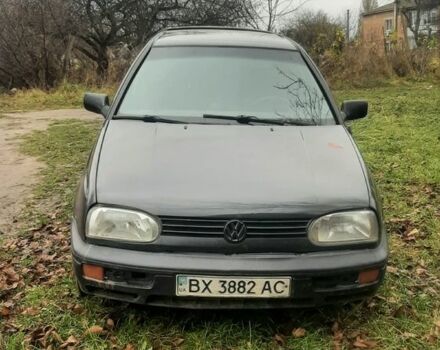 Черный Фольксваген Гольф, объемом двигателя 1.8 л и пробегом 480 тыс. км за 1300 $, фото 1 на Automoto.ua