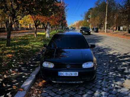 Черный Фольксваген Гольф, объемом двигателя 1.4 л и пробегом 270 тыс. км за 2950 $, фото 1 на Automoto.ua