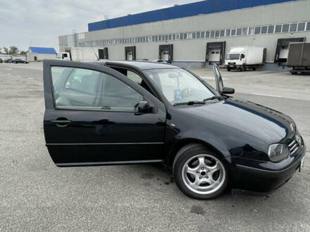 Черный Фольксваген Гольф, объемом двигателя 1.78 л и пробегом 368 тыс. км за 3400 $, фото 1 на Automoto.ua