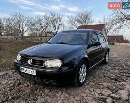 Черный Фольксваген Гольф, объемом двигателя 1.39 л и пробегом 360 тыс. км за 3800 $, фото 1 на Automoto.ua