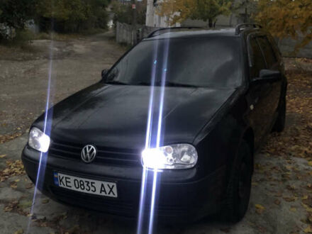 Черный Фольксваген Гольф, объемом двигателя 1.6 л и пробегом 311 тыс. км за 5000 $, фото 1 на Automoto.ua