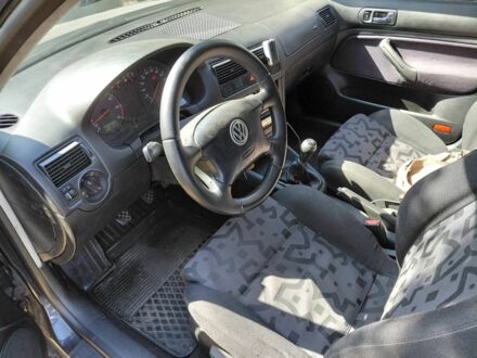 Фольксваген Гольф 1999 у Кропивницькому (Кіровограді) на Automoto.ua Чорний Фольксваген Гольф, об'ємом двигуна 1.4 л та пробігом 243 тис. км за 3700 $, фото 1 на Automoto.ua