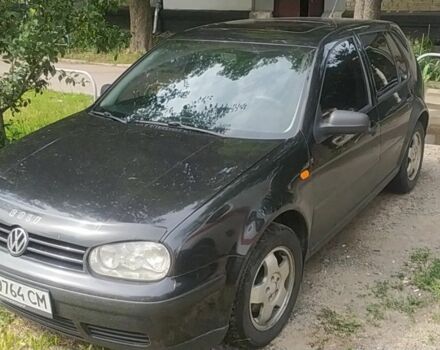 Черный Фольксваген Гольф, объемом двигателя 1.9 л и пробегом 300 тыс. км за 2200 $, фото 1 на Automoto.ua