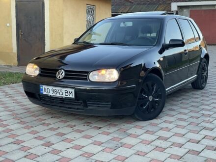 Черный Фольксваген Гольф, объемом двигателя 1.9 л и пробегом 371 тыс. км за 3900 $, фото 1 на Automoto.ua