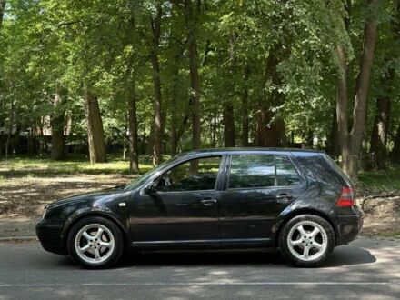 Черный Фольксваген Гольф, объемом двигателя 1.9 л и пробегом 400 тыс. км за 3000 $, фото 1 на Automoto.ua