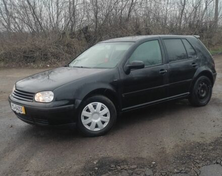 Черный Фольксваген Гольф, объемом двигателя 1.4 л и пробегом 230 тыс. км за 2500 $, фото 1 на Automoto.ua