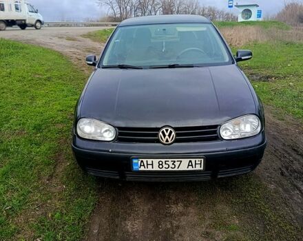 Черный Фольксваген Гольф, объемом двигателя 1.6 л и пробегом 380 тыс. км за 2500 $, фото 1 на Automoto.ua