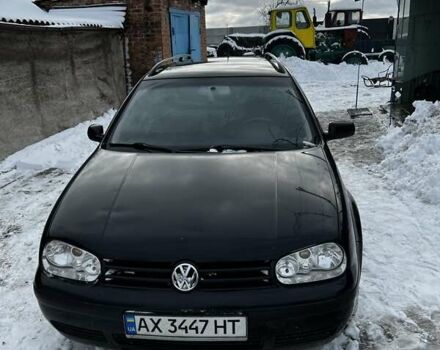 Черный Фольксваген Гольф, объемом двигателя 1.6 л и пробегом 298 тыс. км за 4000 $, фото 1 на Automoto.ua