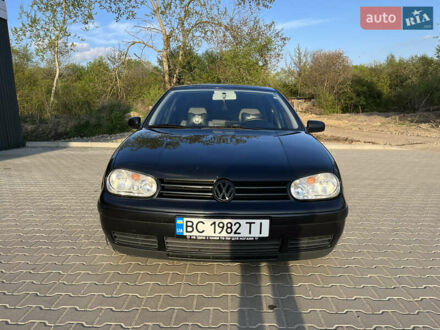 Черный Фольксваген Гольф, объемом двигателя 1.4 л и пробегом 223 тыс. км за 3999 $, фото 1 на Automoto.ua