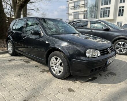 Черный Фольксваген Гольф, объемом двигателя 1.6 л и пробегом 282 тыс. км за 3900 $, фото 1 на Automoto.ua