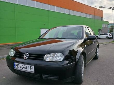 Черный Фольксваген Гольф, объемом двигателя 1.39 л и пробегом 240 тыс. км за 3900 $, фото 1 на Automoto.ua