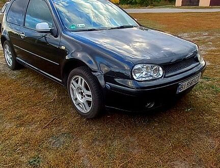 Черный Фольксваген Гольф, объемом двигателя 1.4 л и пробегом 243 тыс. км за 5000 $, фото 1 на Automoto.ua