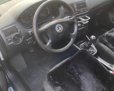 Черный Фольксваген Гольф, объемом двигателя 1.6 л и пробегом 209 тыс. км за 3150 $, фото 1 на Automoto.ua