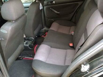 Черный Фольксваген Гольф, объемом двигателя 1.6 л и пробегом 310 тыс. км за 4800 $, фото 1 на Automoto.ua