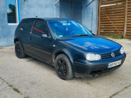 Черный Фольксваген Гольф, объемом двигателя 1.9 л и пробегом 300 тыс. км за 2500 $, фото 1 на Automoto.ua