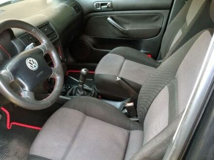 Черный Фольксваген Гольф, объемом двигателя 1.6 л и пробегом 310 тыс. км за 4800 $, фото 1 на Automoto.ua