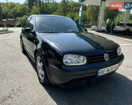 Черный Фольксваген Гольф, объемом двигателя 1.39 л и пробегом 228 тыс. км за 5000 $, фото 1 на Automoto.ua