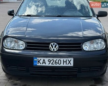 Черный Фольксваген Гольф, объемом двигателя 1.6 л и пробегом 250 тыс. км за 4800 $, фото 1 на Automoto.ua