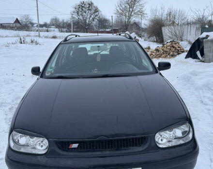 Черный Фольксваген Гольф, объемом двигателя 1.6 л и пробегом 264 тыс. км за 4200 $, фото 1 на Automoto.ua