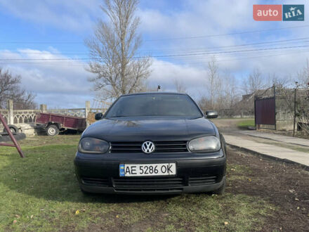 Черный Фольксваген Гольф, объемом двигателя 1.6 л и пробегом 338 тыс. км за 4000 $, фото 1 на Automoto.ua
