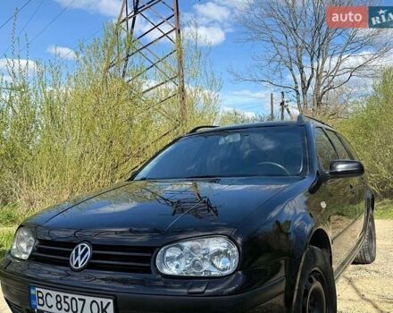 Черный Фольксваген Гольф, объемом двигателя 1.39 л и пробегом 352 тыс. км за 2500 $, фото 1 на Automoto.ua