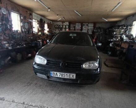 Черный Фольксваген Гольф, объемом двигателя 1.6 л и пробегом 222 тыс. км за 3750 $, фото 1 на Automoto.ua