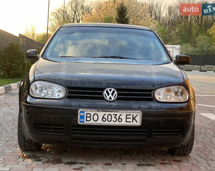 Черный Фольксваген Гольф, объемом двигателя 1.9 л и пробегом 300 тыс. км за 4800 $, фото 1 на Automoto.ua