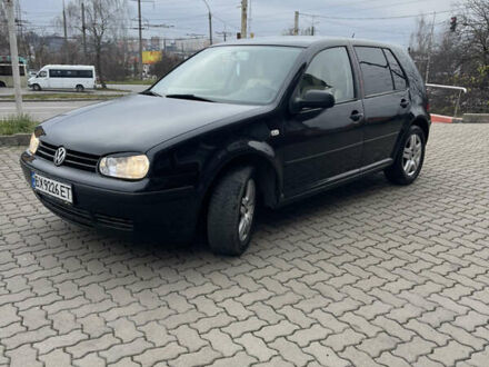 Черный Фольксваген Гольф, объемом двигателя 1.6 л и пробегом 240 тыс. км за 3850 $, фото 1 на Automoto.ua