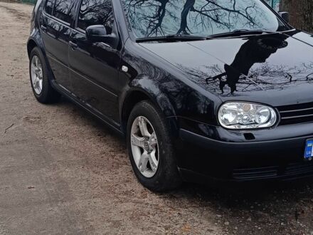 Черный Фольксваген Гольф, объемом двигателя 1.6 л и пробегом 320 тыс. км за 3700 $, фото 1 на Automoto.ua