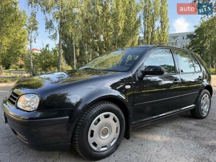 Черный Фольксваген Гольф, объемом двигателя 1.39 л и пробегом 209 тыс. км за 4300 $, фото 1 на Automoto.ua