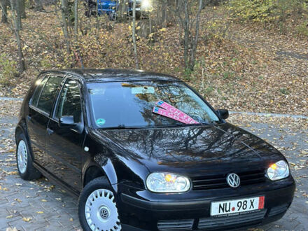 Черный Фольксваген Гольф, объемом двигателя 1.39 л и пробегом 231 тыс. км за 3799 $, фото 1 на Automoto.ua