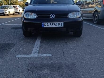 Черный Фольксваген Гольф, объемом двигателя 1.6 л и пробегом 235 тыс. км за 4500 $, фото 1 на Automoto.ua