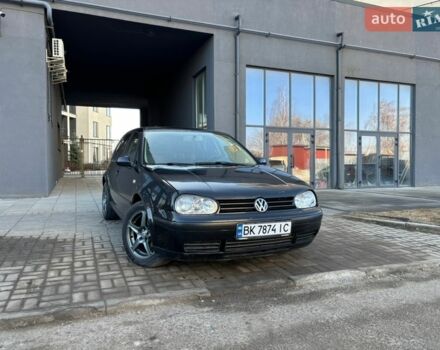 Черный Фольксваген Гольф, объемом двигателя 1.6 л и пробегом 314 тыс. км за 2750 $, фото 1 на Automoto.ua