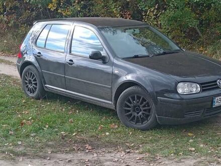 Черный Фольксваген Гольф, объемом двигателя 1.6 л и пробегом 168 тыс. км за 4500 $, фото 1 на Automoto.ua