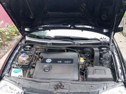 Черный Фольксваген Гольф, объемом двигателя 1.6 л и пробегом 291 тыс. км за 4299 $, фото 1 на Automoto.ua