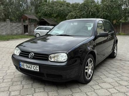 Черный Фольксваген Гольф, объемом двигателя 1.6 л и пробегом 253 тыс. км за 3999 $, фото 1 на Automoto.ua