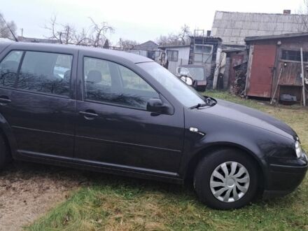 Черный Фольксваген Гольф, объемом двигателя 1.4 л и пробегом 200 тыс. км за 4200 $, фото 1 на Automoto.ua