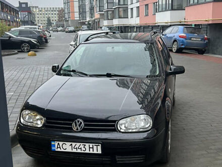 Черный Фольксваген Гольф, объемом двигателя 1.39 л и пробегом 204 тыс. км за 4000 $, фото 1 на Automoto.ua
