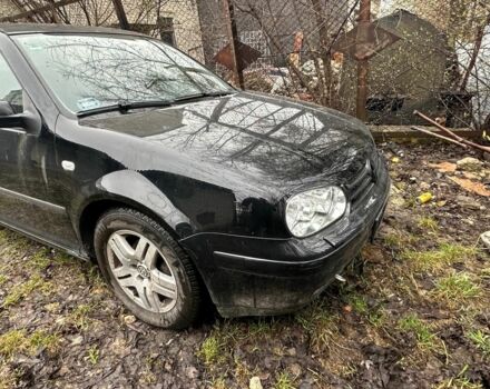 Черный Фольксваген Гольф, объемом двигателя 1.6 л и пробегом 200 тыс. км за 3550 $, фото 1 на Automoto.ua